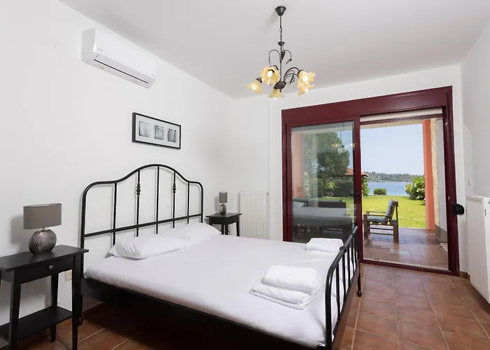 Egeo - Beachfront Paradise, Private Beach, Starlink, Bbq *