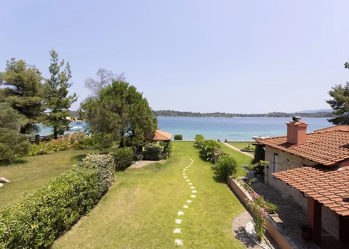 Egeo - Beachfront Paradise, Private Beach, Starlink, Bbq * Vourvourou