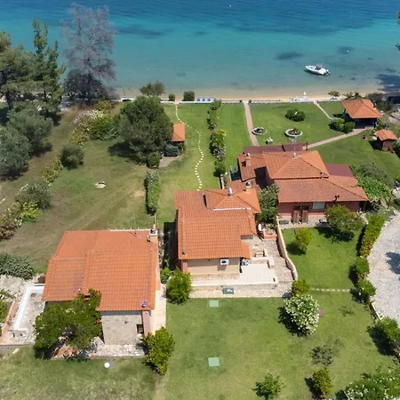 Villa Egeo - Beachfront Paradise, Private Beach, Starlink, Bbq *