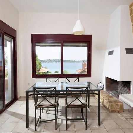 Egeo - Beachfront Paradise, Private Beach, Starlink, Bbq 빌라 보우르보우로우
