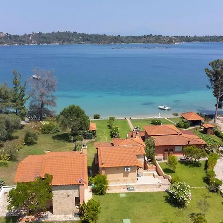 Egeo - Beachfront Paradise, Private Beach, Starlink, Bbq * Vourvourou