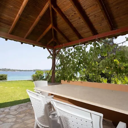 Villa Egeo - Beachfront Paradise, Private Beach, Starlink, Bbq