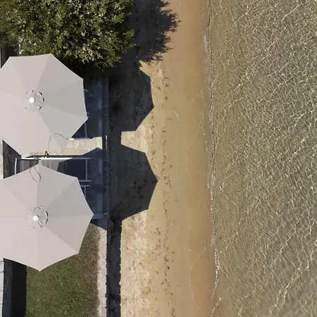 Villa Egeo - Beachfront Paradise, Private Beach, Starlink, Bbq *
